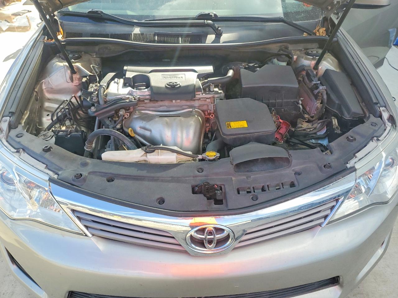 2014 TOYOTA CAMRY L photo 11