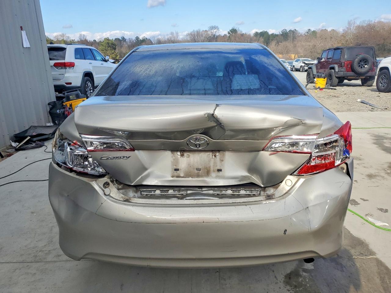 2014 TOYOTA CAMRY L photo 6