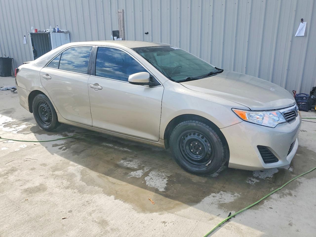 2014 TOYOTA CAMRY L photo 4