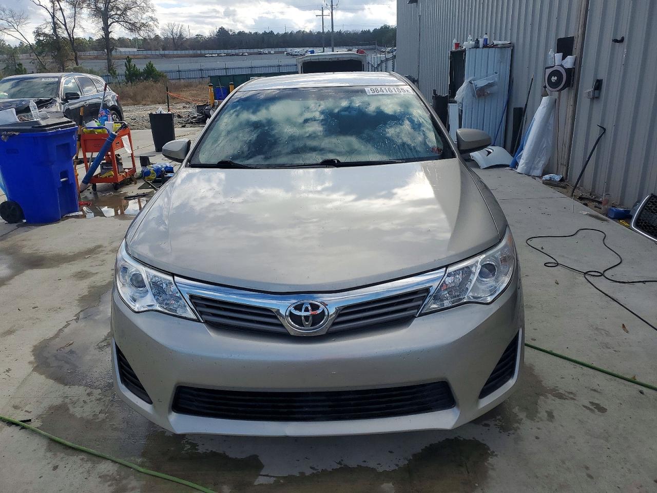 2014 TOYOTA CAMRY L photo 5
