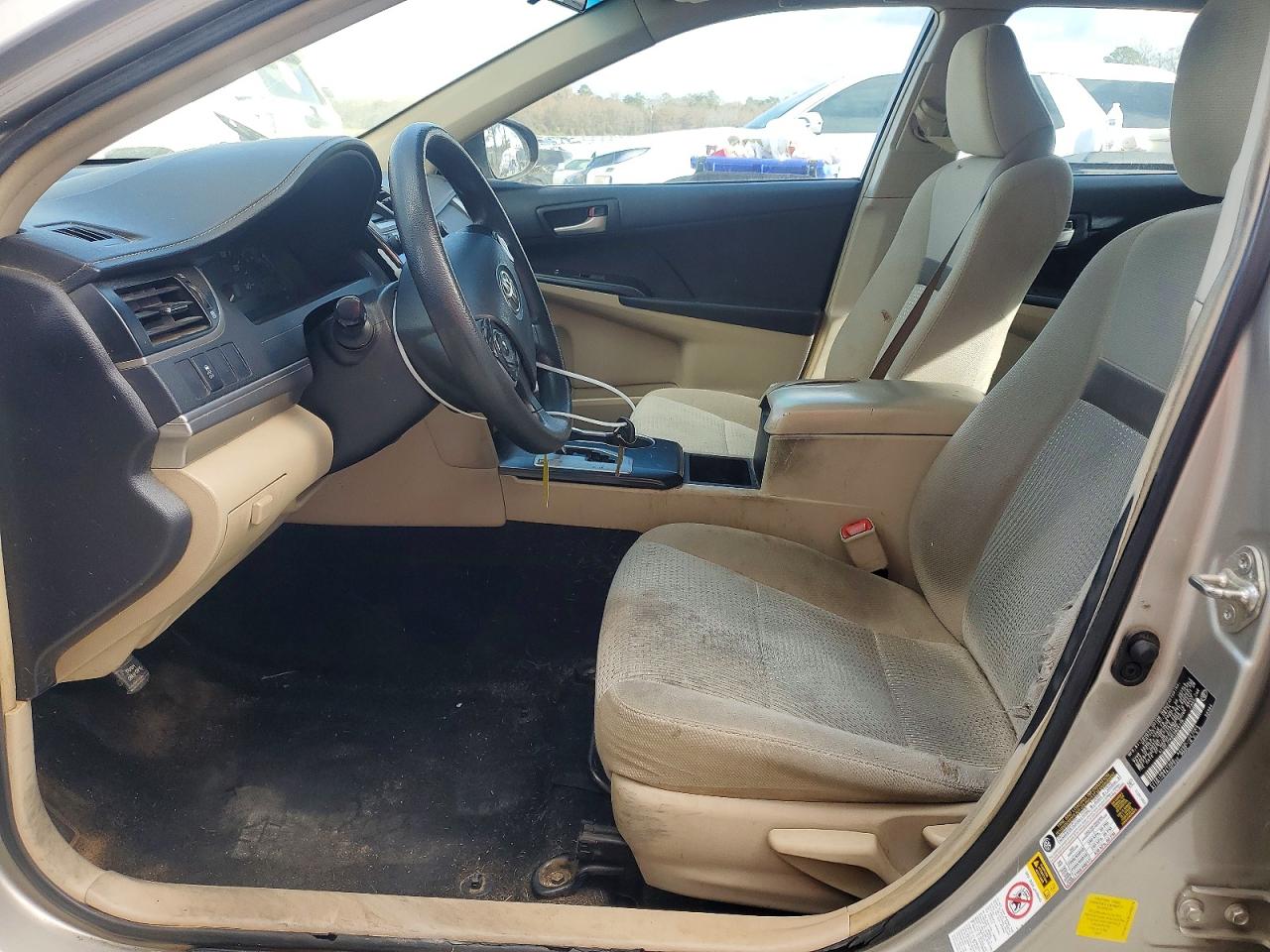 2014 TOYOTA CAMRY L photo 7
