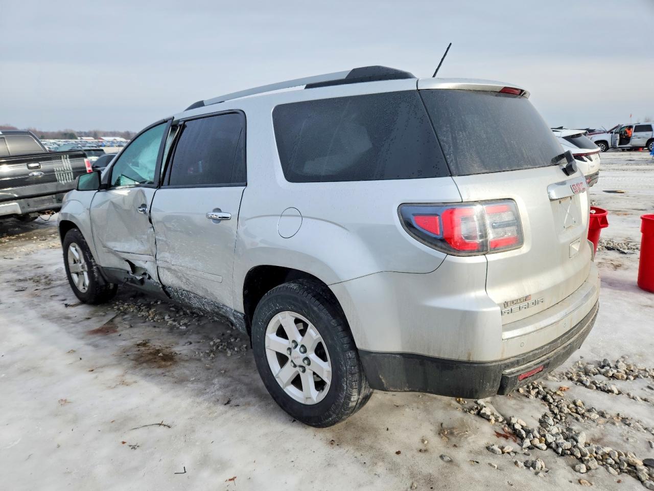 2015 GMC ACADIA SLE photo 2
