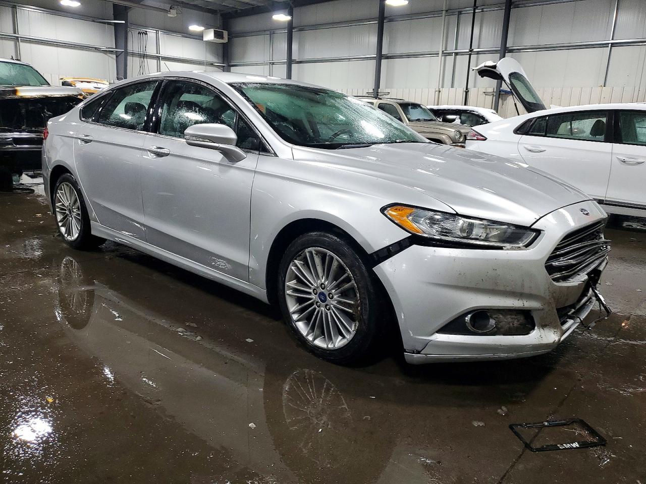 2014 FORD FUSION SE photo 4