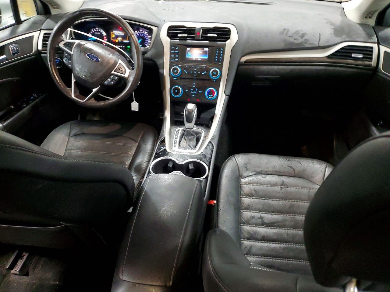 2014 FORD FUSION SE photo 8