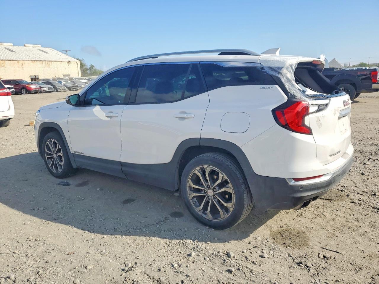 2019 GMC TERRAIN SLT photo 2