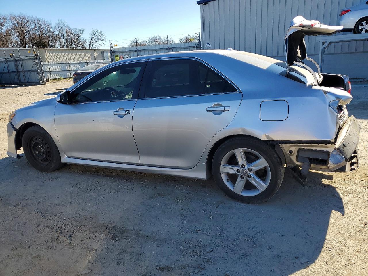 2012 TOYOTA CAMRY BASE photo 2