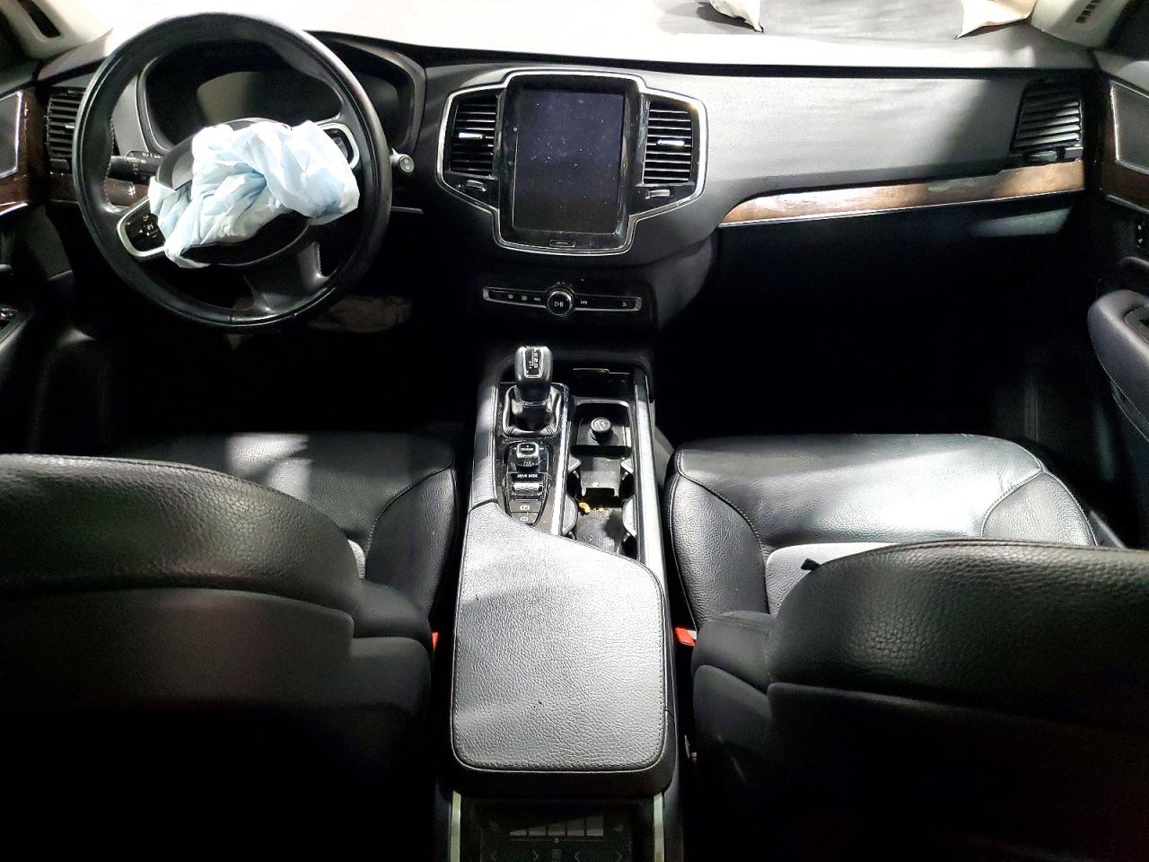 2017 VOLVO XC90 T6 photo 8