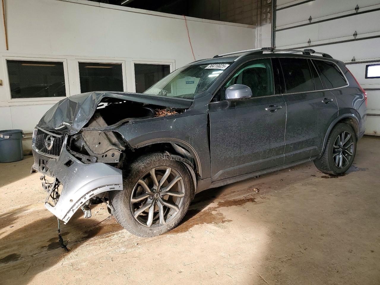 2017 VOLVO XC90