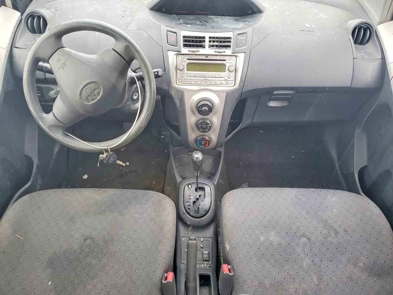 2010 TOYOTA YARIS photo 8
