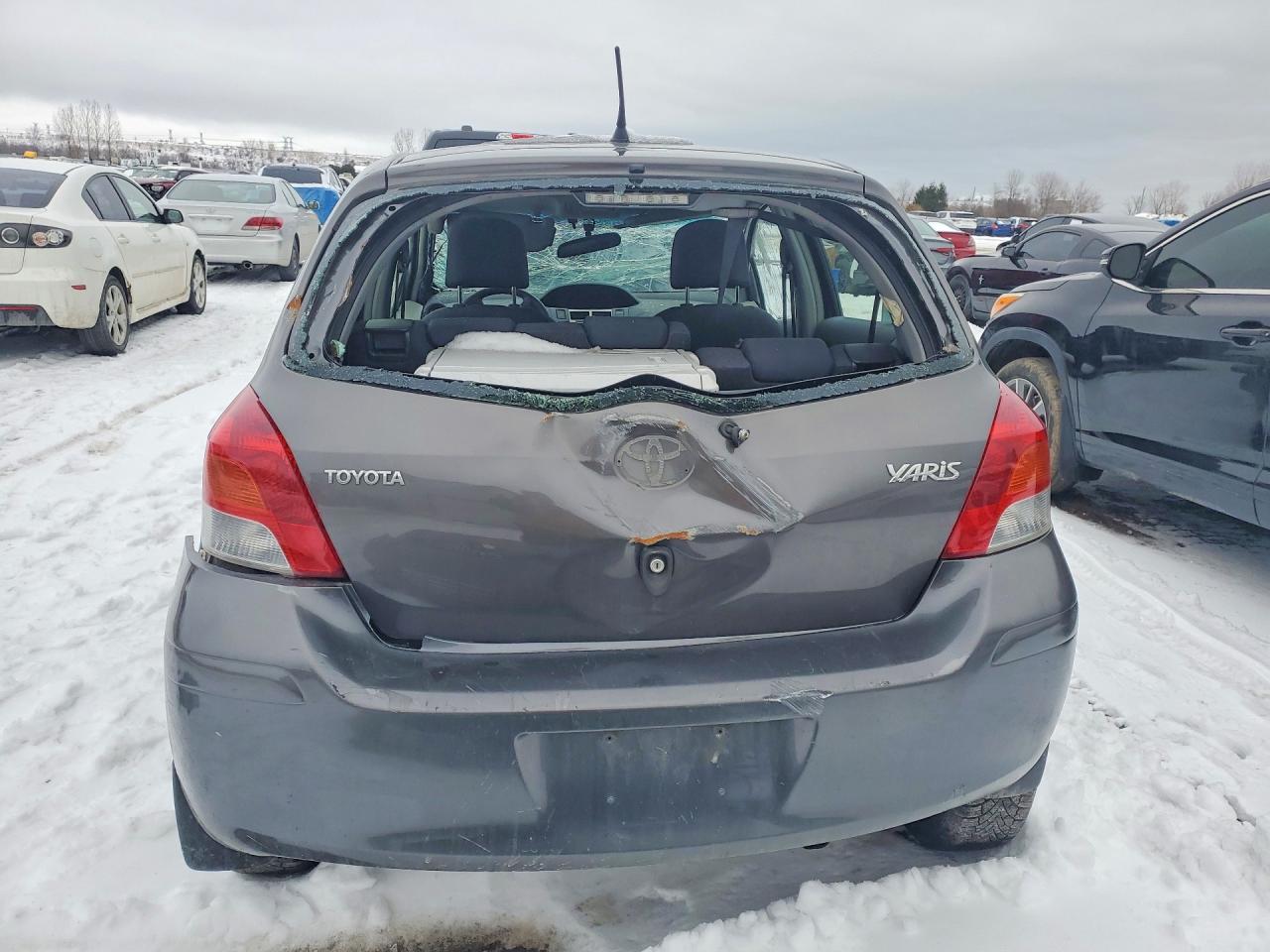 2010 TOYOTA YARIS photo 6