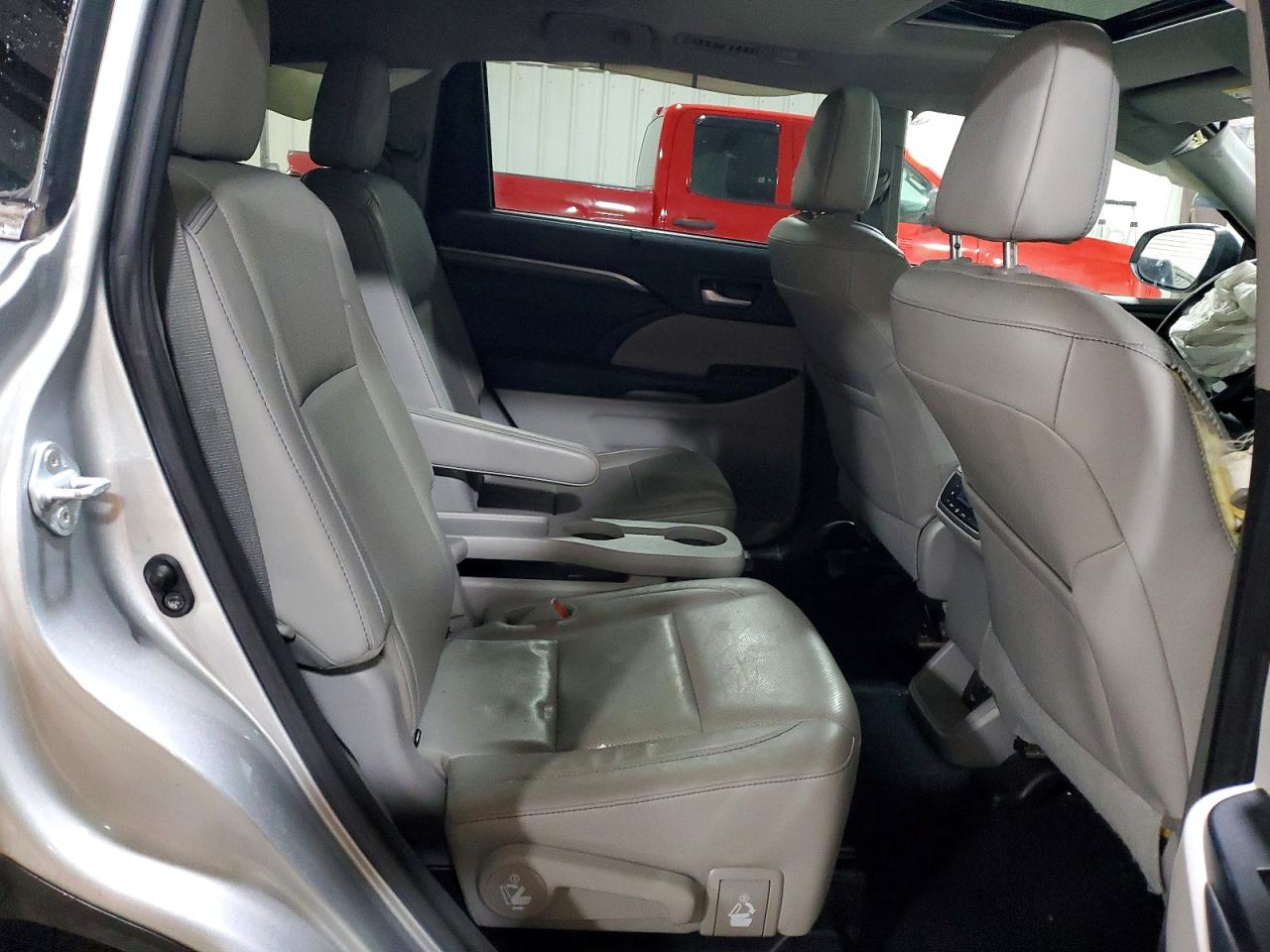 2017 TOYOTA HIGHLANDER LIMITED photo 31
