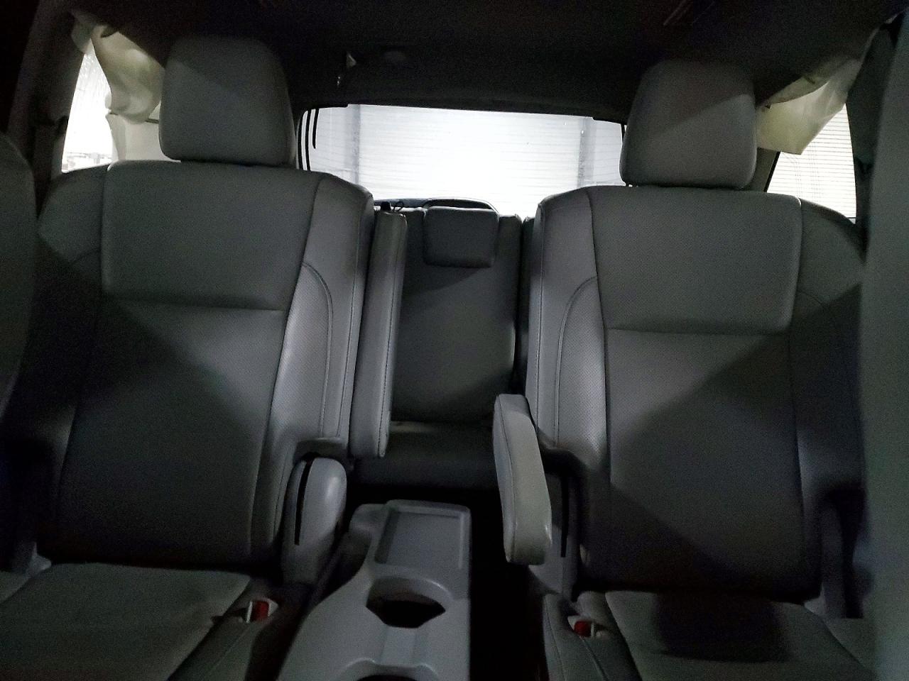 2017 TOYOTA HIGHLANDER LIMITED photo 28
