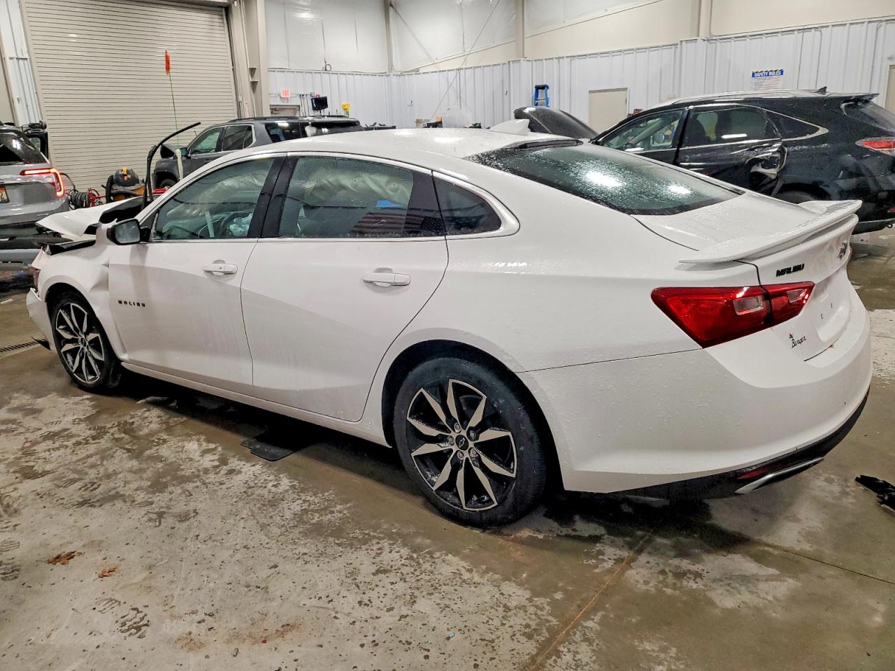 2023 CHEVROLET MALIBU RS photo 2