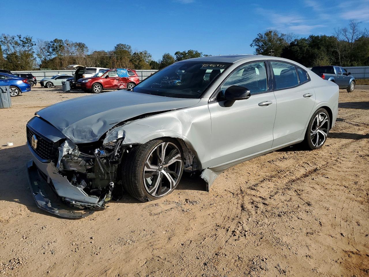 2024 VOLVO S60