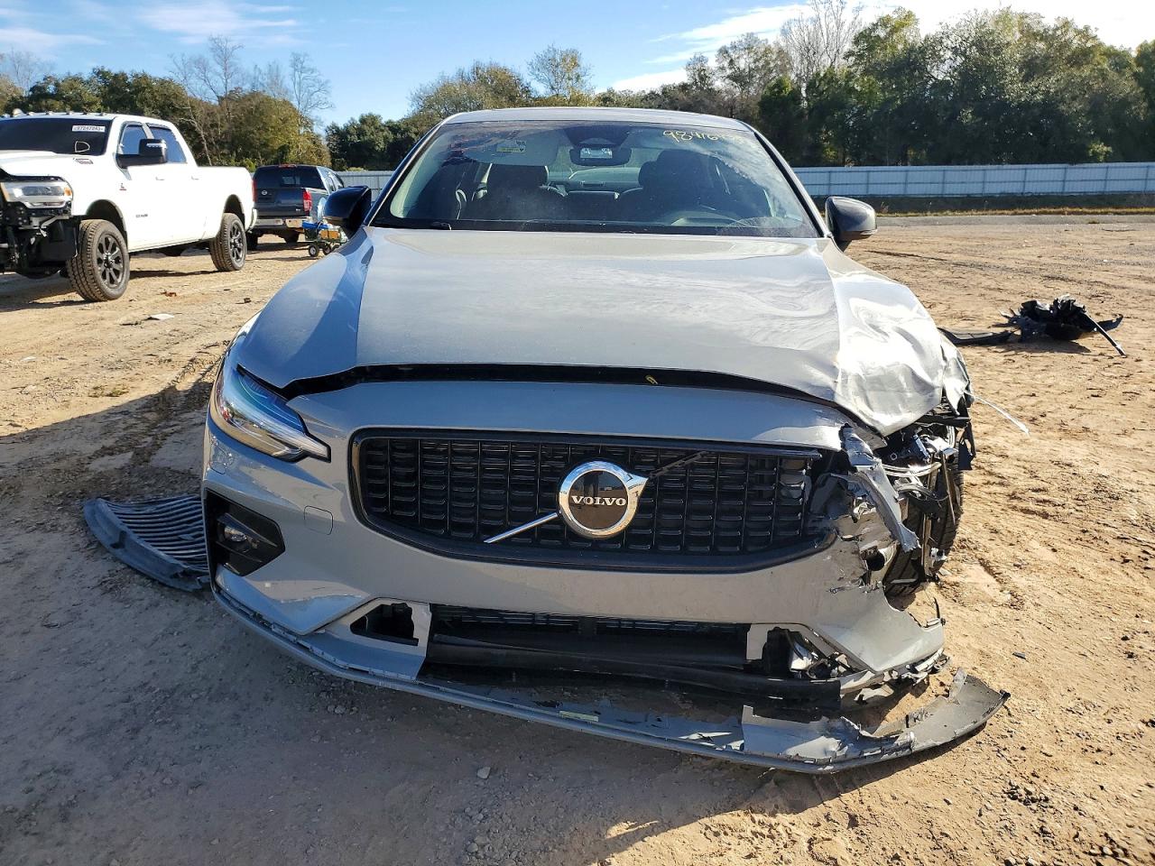 2024 VOLVO S60 CORE photo 5