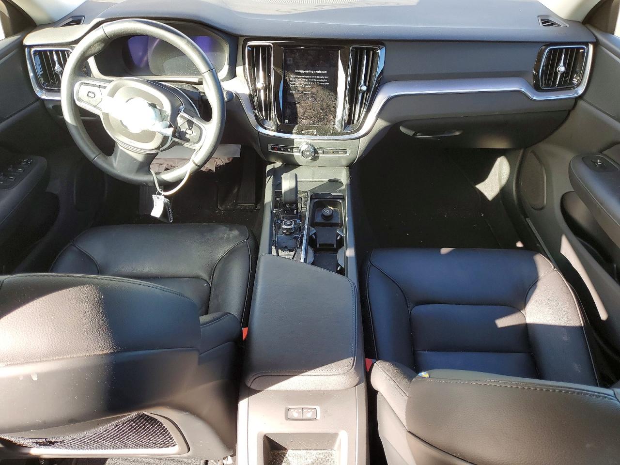2024 VOLVO S60 CORE photo 8