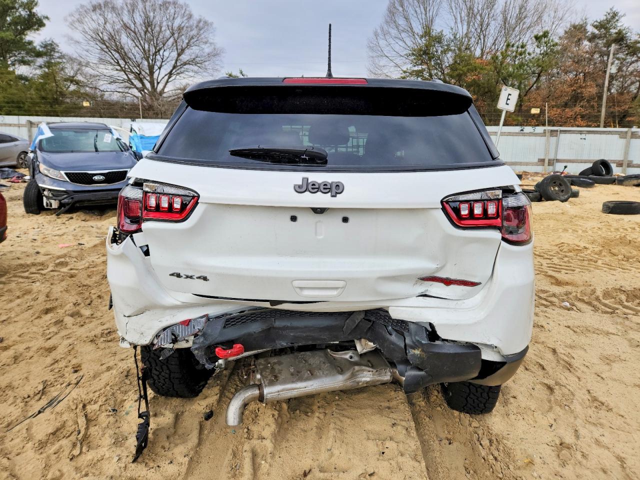 2024 JEEP COMPASS TRAILHAWK photo 6