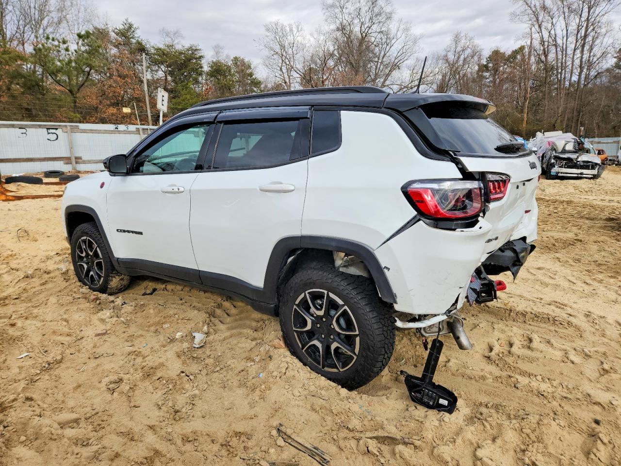 2024 JEEP COMPASS TRAILHAWK photo 2