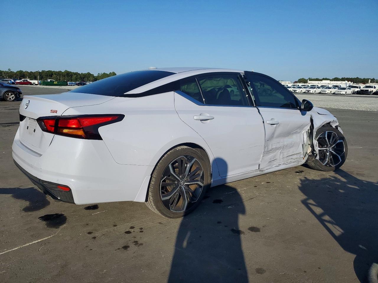 2024 NISSAN ALTIMA SR photo 3