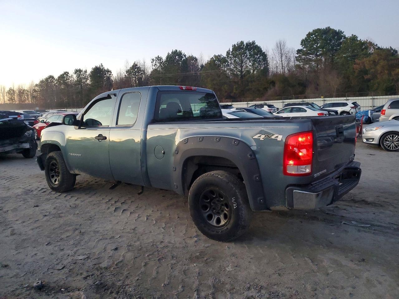 2007 GMC NEW SIERRA K1500 photo 2