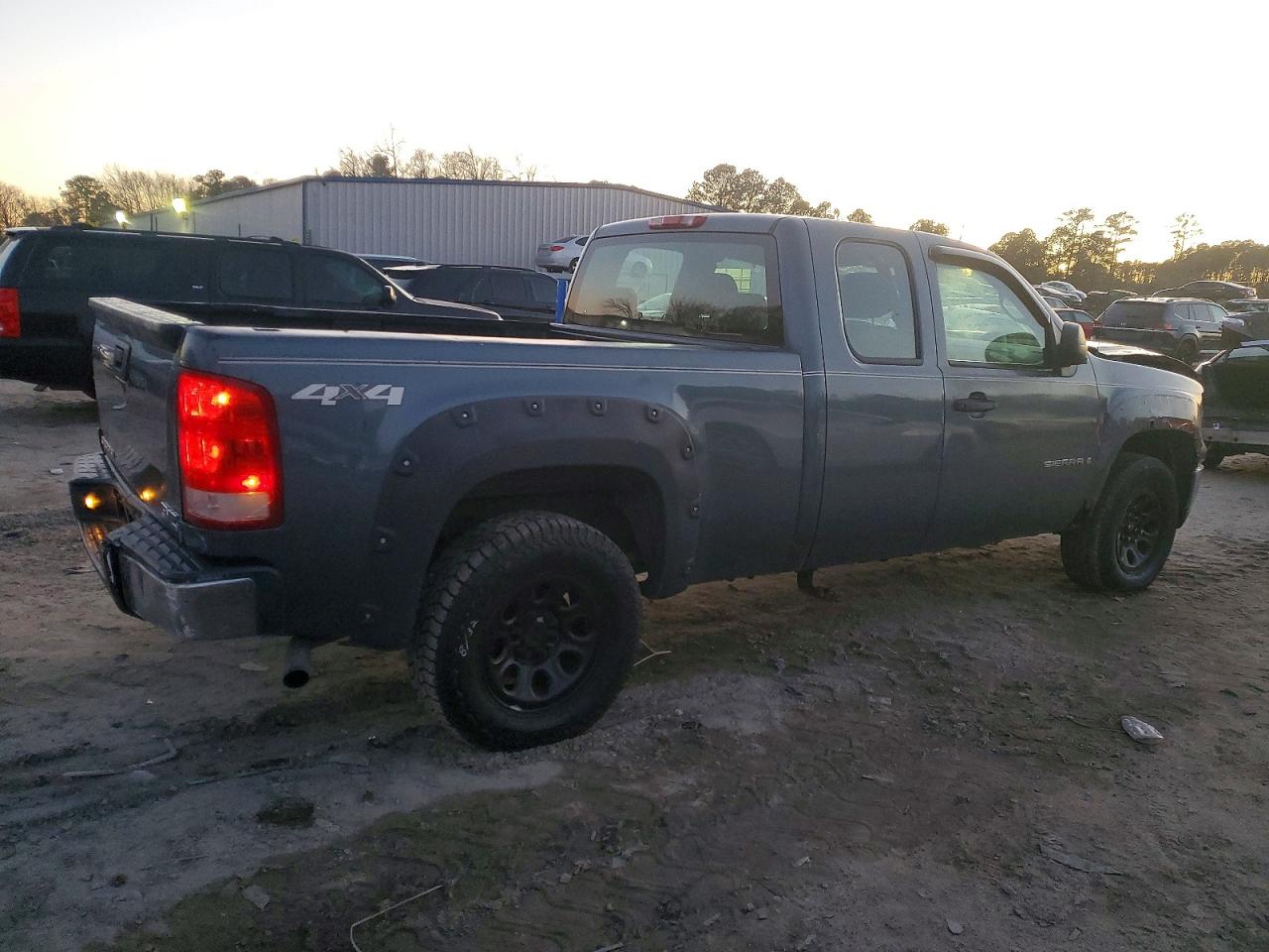 2007 GMC NEW SIERRA K1500 photo 3