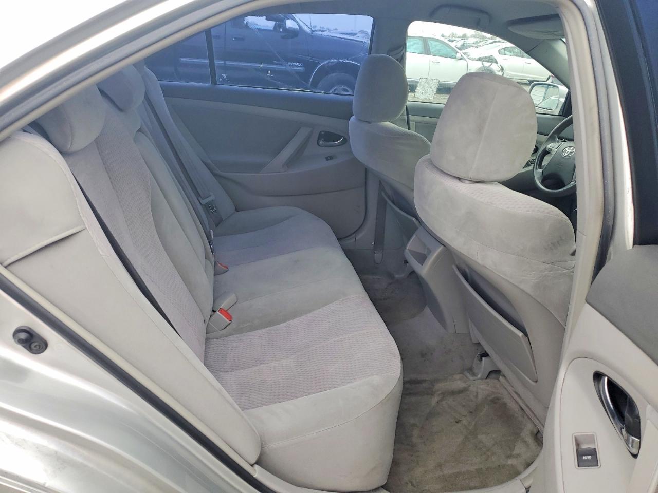 2010 TOYOTA CAMRY BASE photo 10