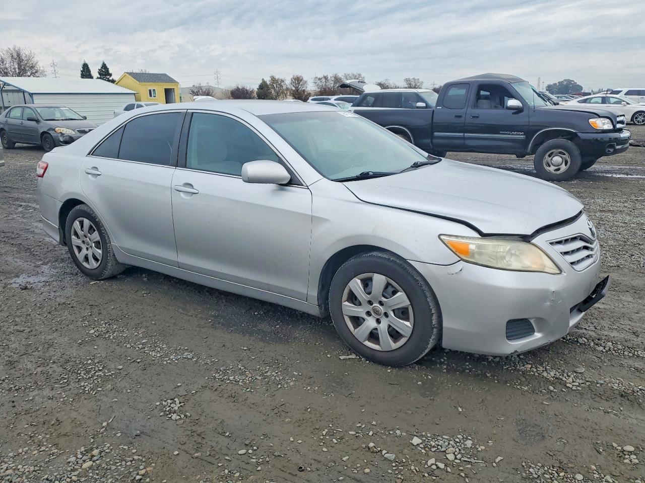 2010 TOYOTA CAMRY BASE photo 4