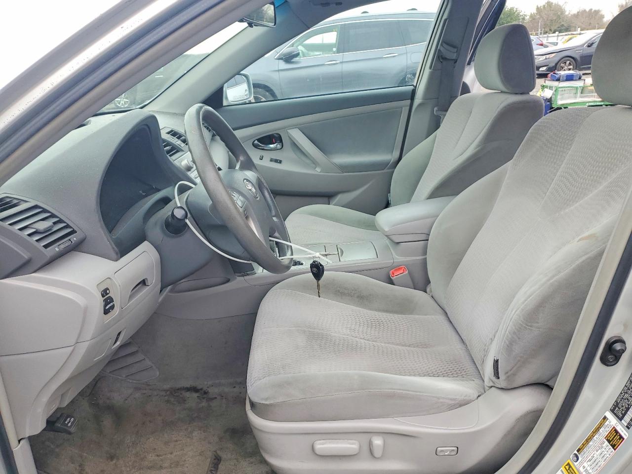 2010 TOYOTA CAMRY BASE photo 7