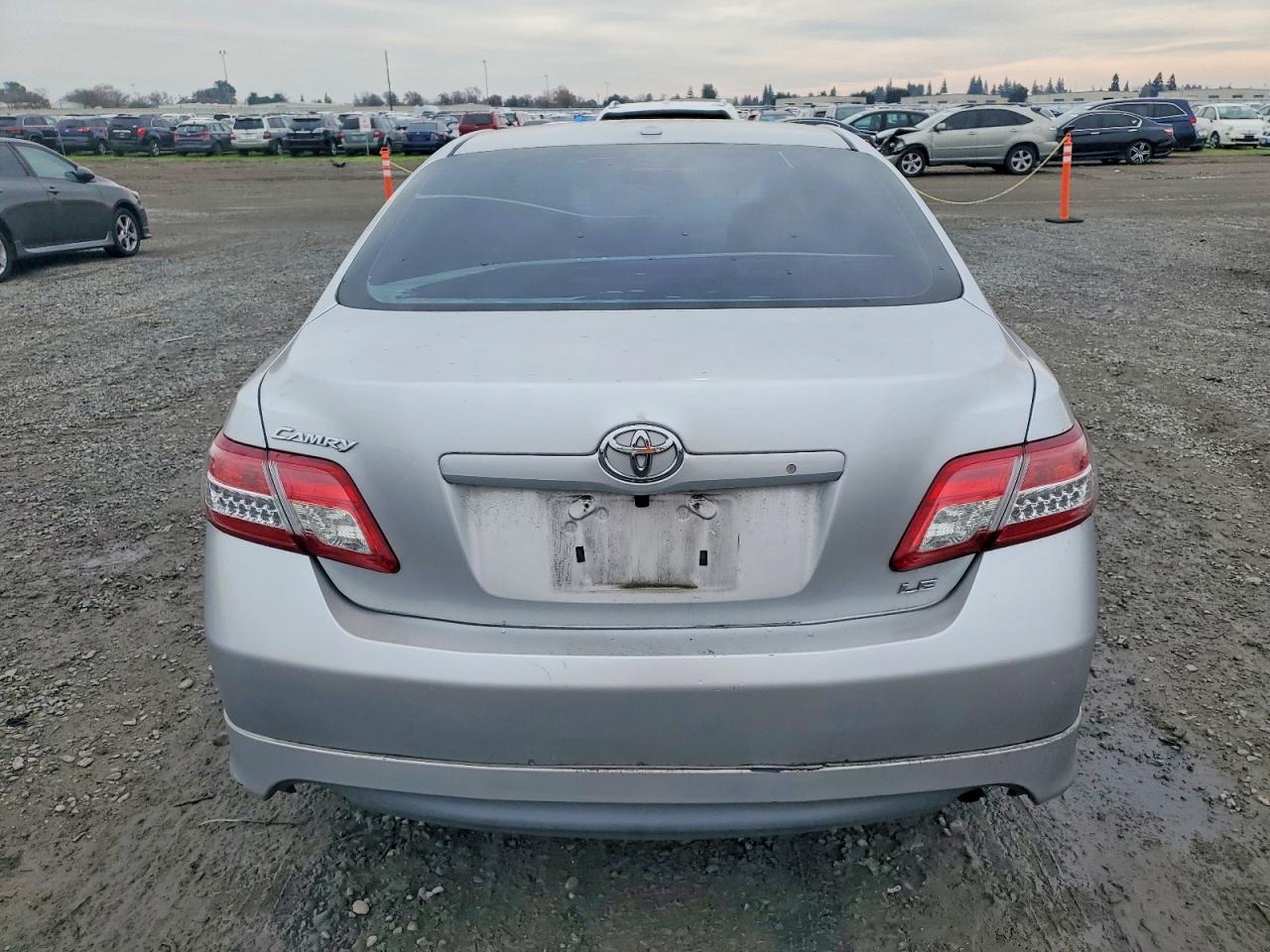 2010 TOYOTA CAMRY BASE photo 6