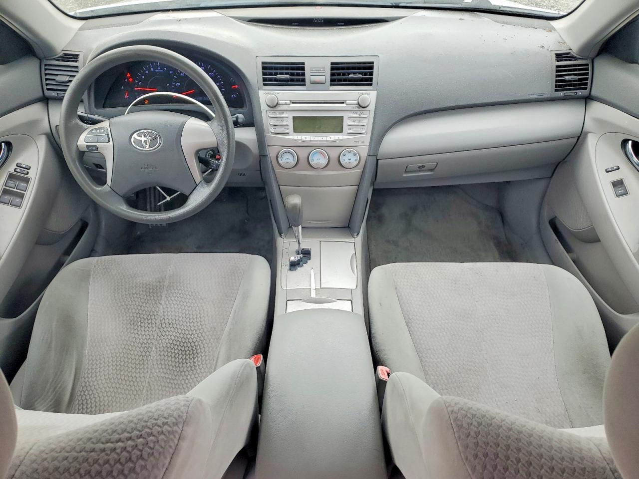 2010 TOYOTA CAMRY BASE photo 8