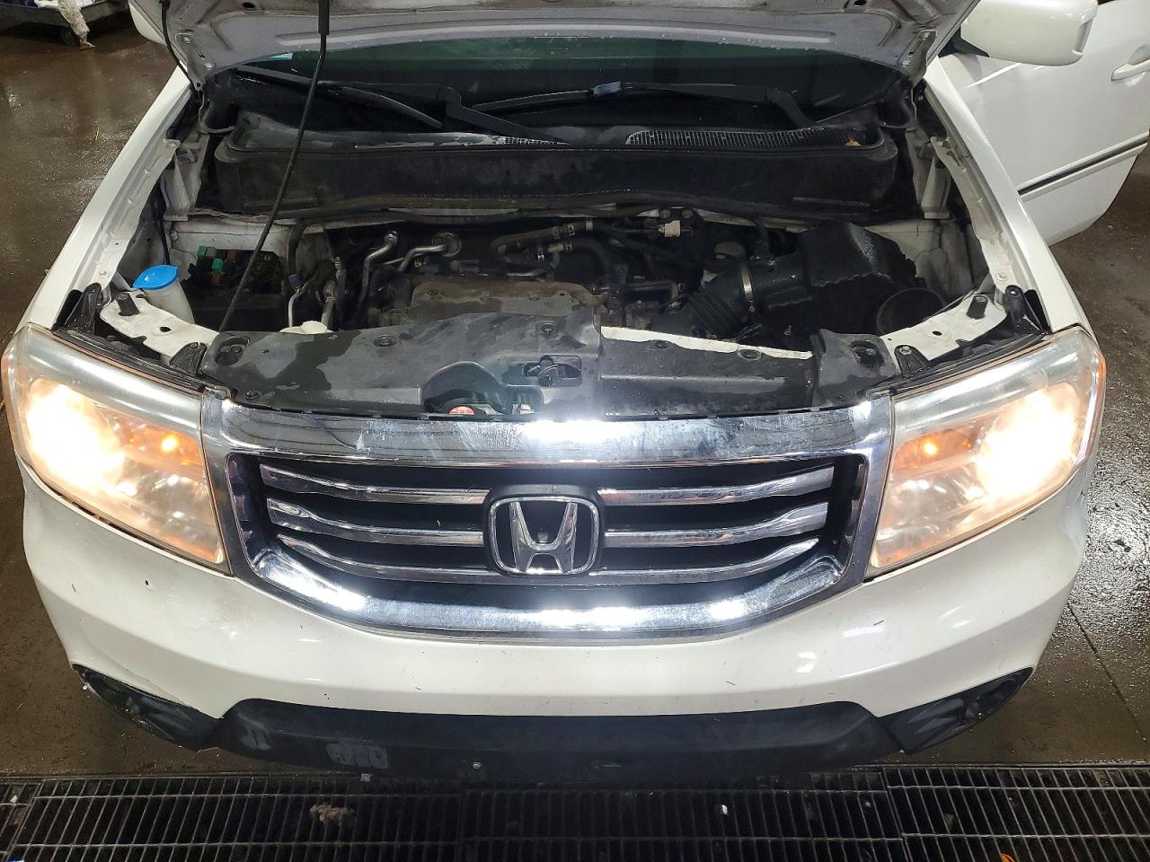 2012 HONDA PILOT TOURING photo 23