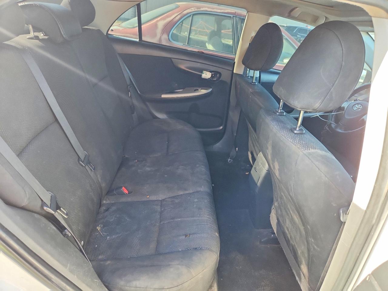 2010 TOYOTA COROLLA S photo 10