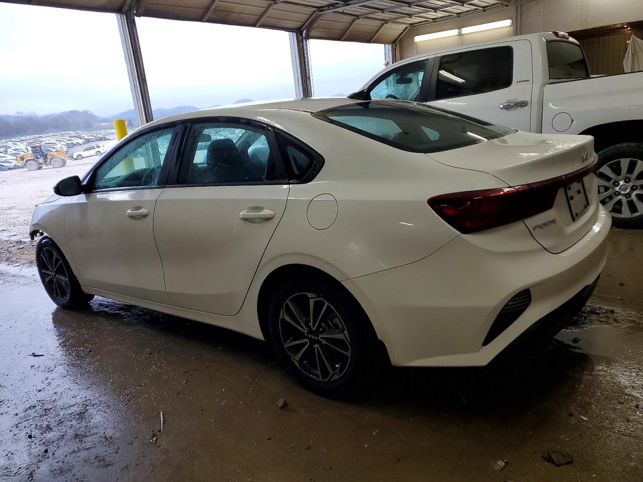 2024 KIA FORTE LX photo 2