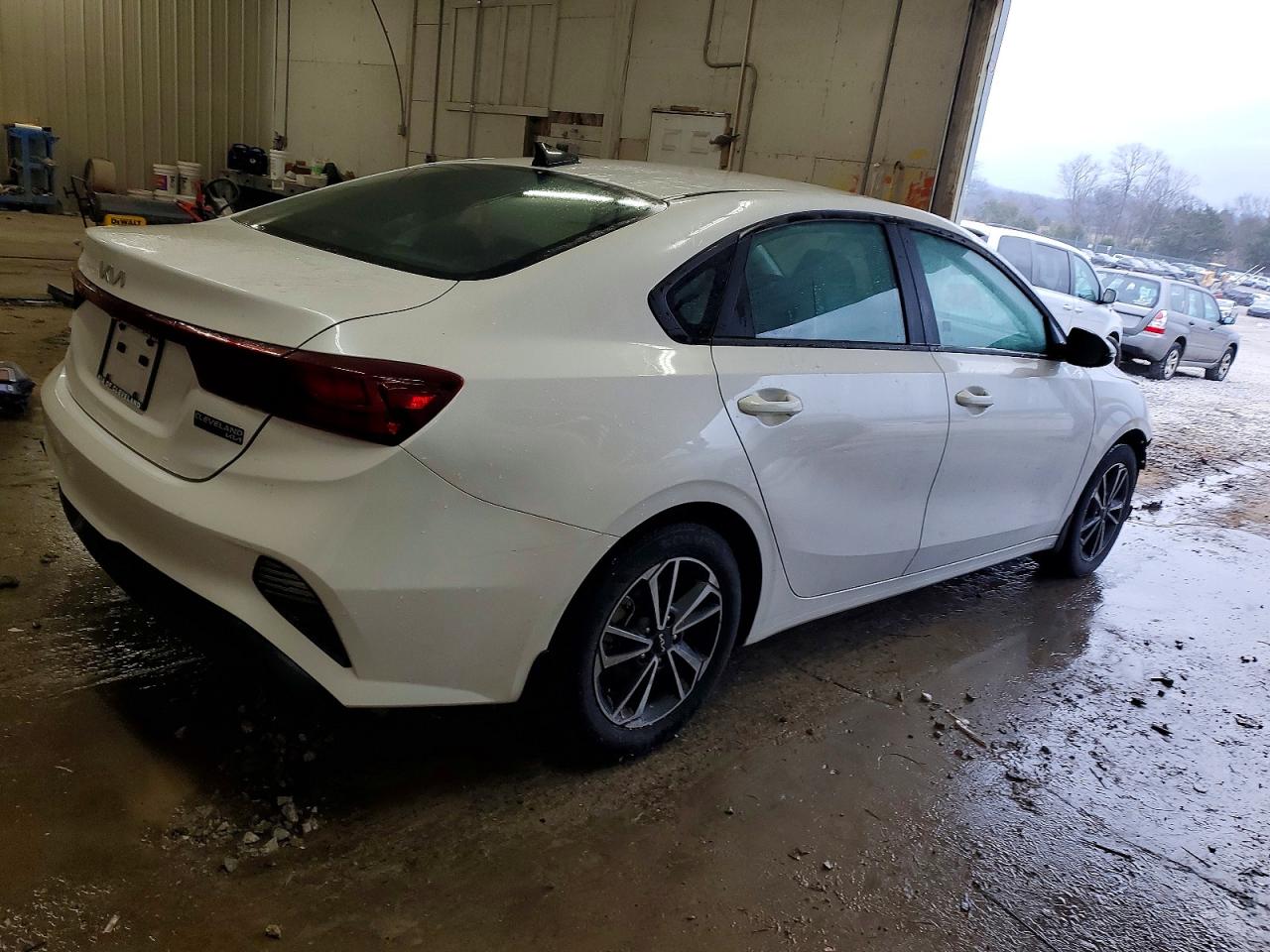 2024 KIA FORTE LX photo 3