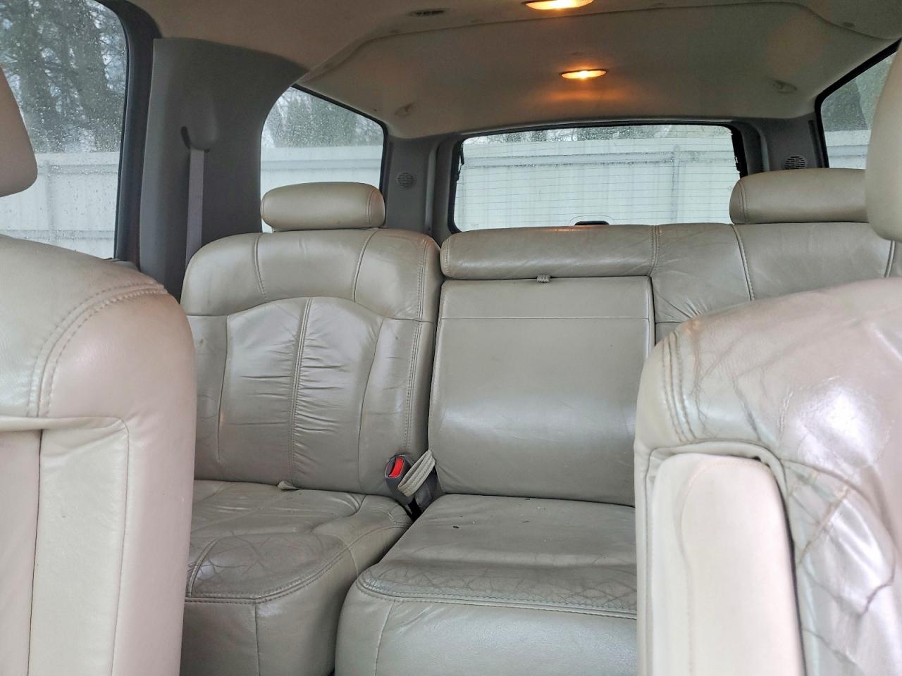 2002 CHEVROLET SUBURBAN K1500 photo 10