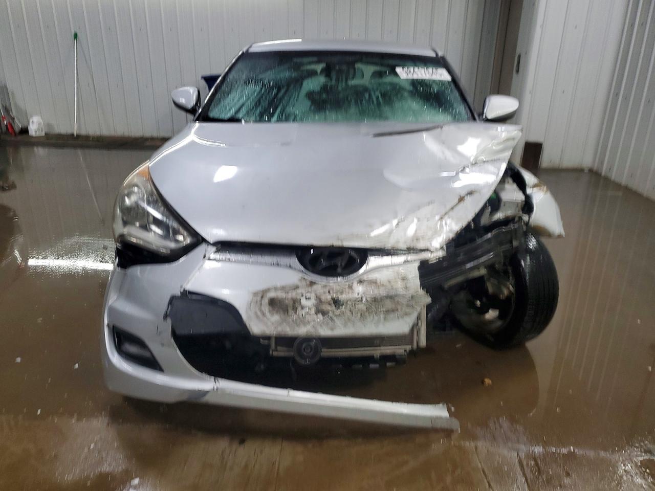 2013 HYUNDAI VELOSTER photo 5