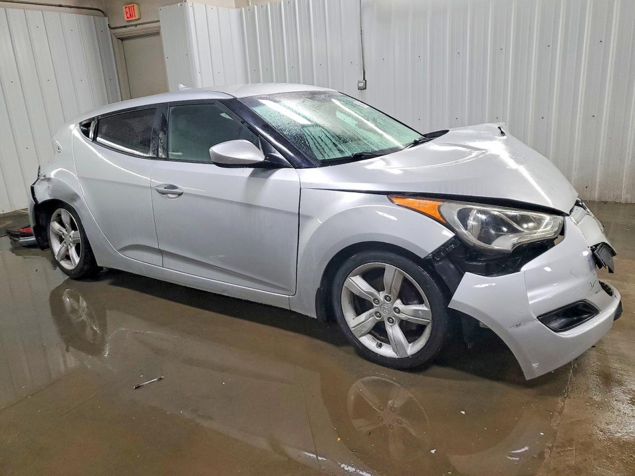 2013 HYUNDAI VELOSTER photo 4
