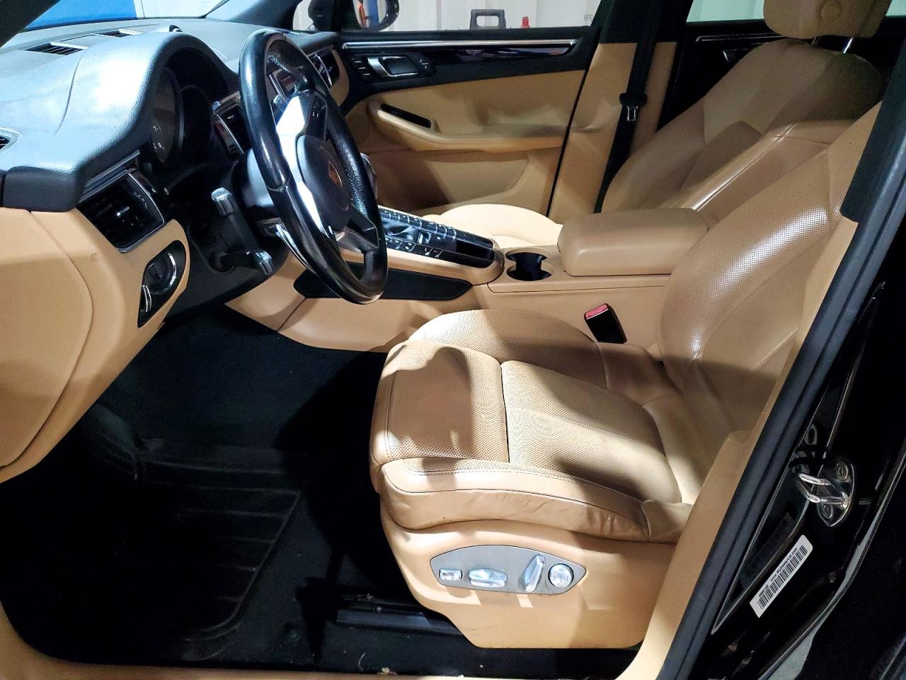 2017 PORSCHE MACAN photo 7