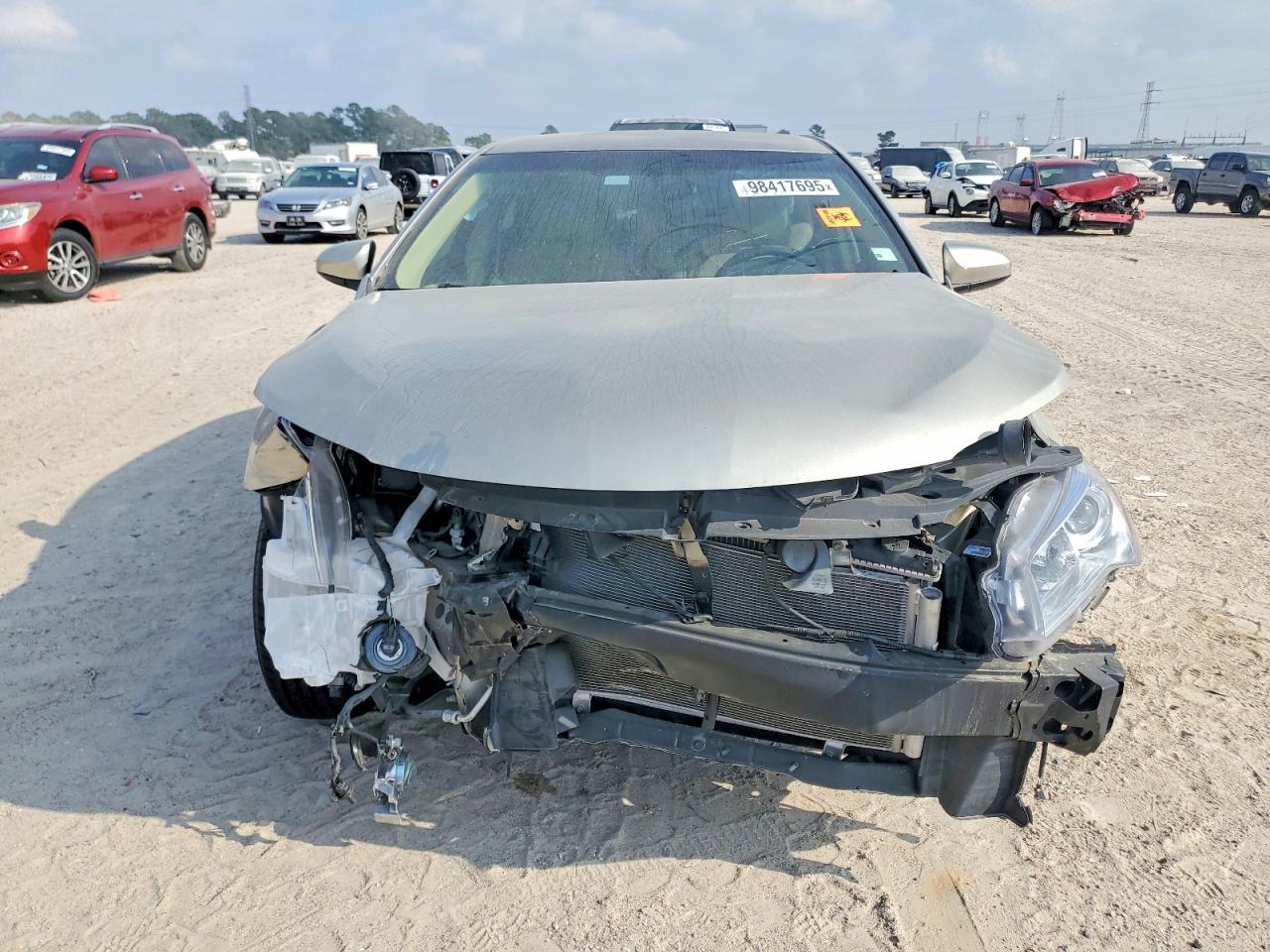 2017 TOYOTA CAMRY LE photo 5