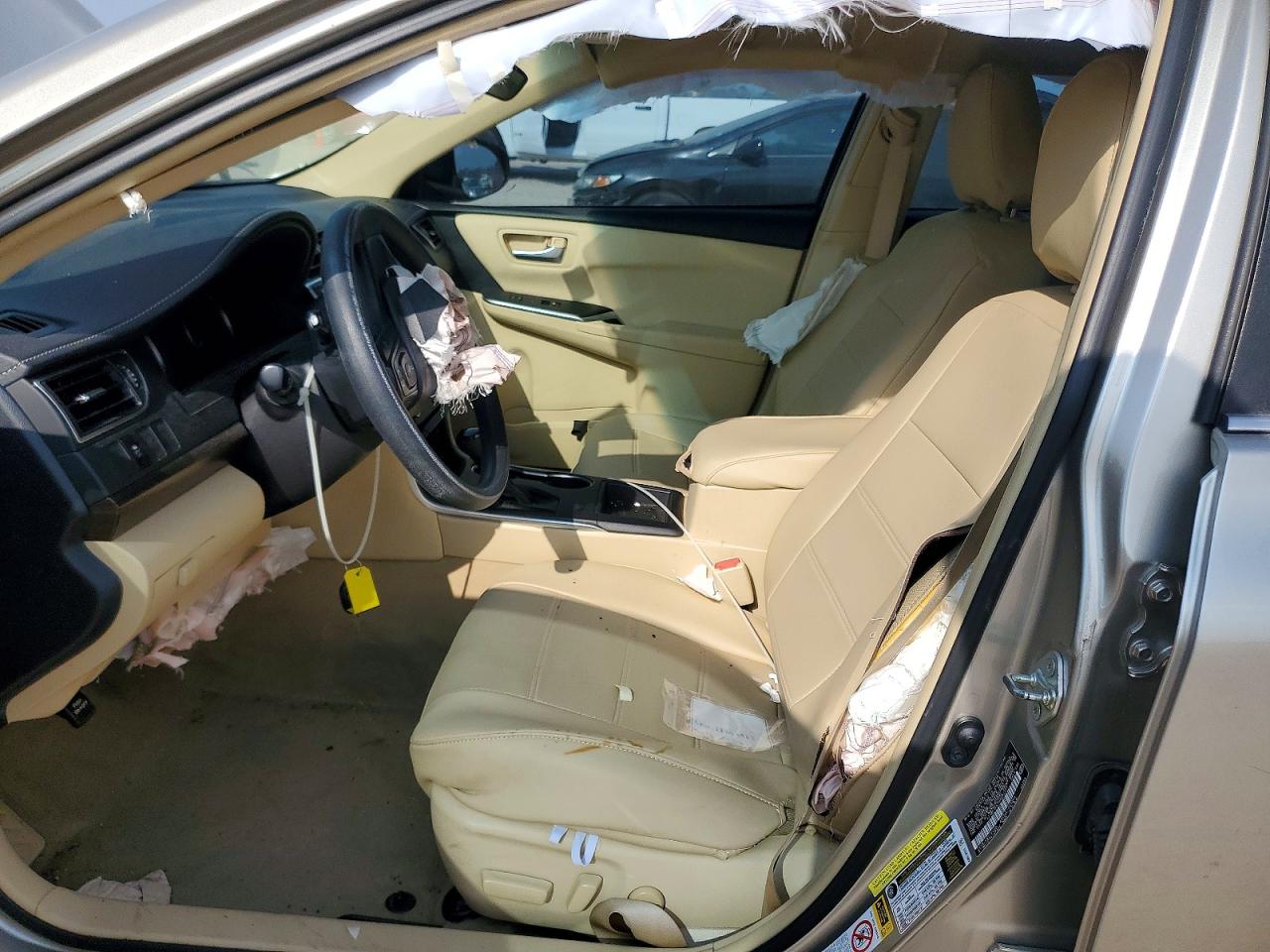 2017 TOYOTA CAMRY LE photo 7