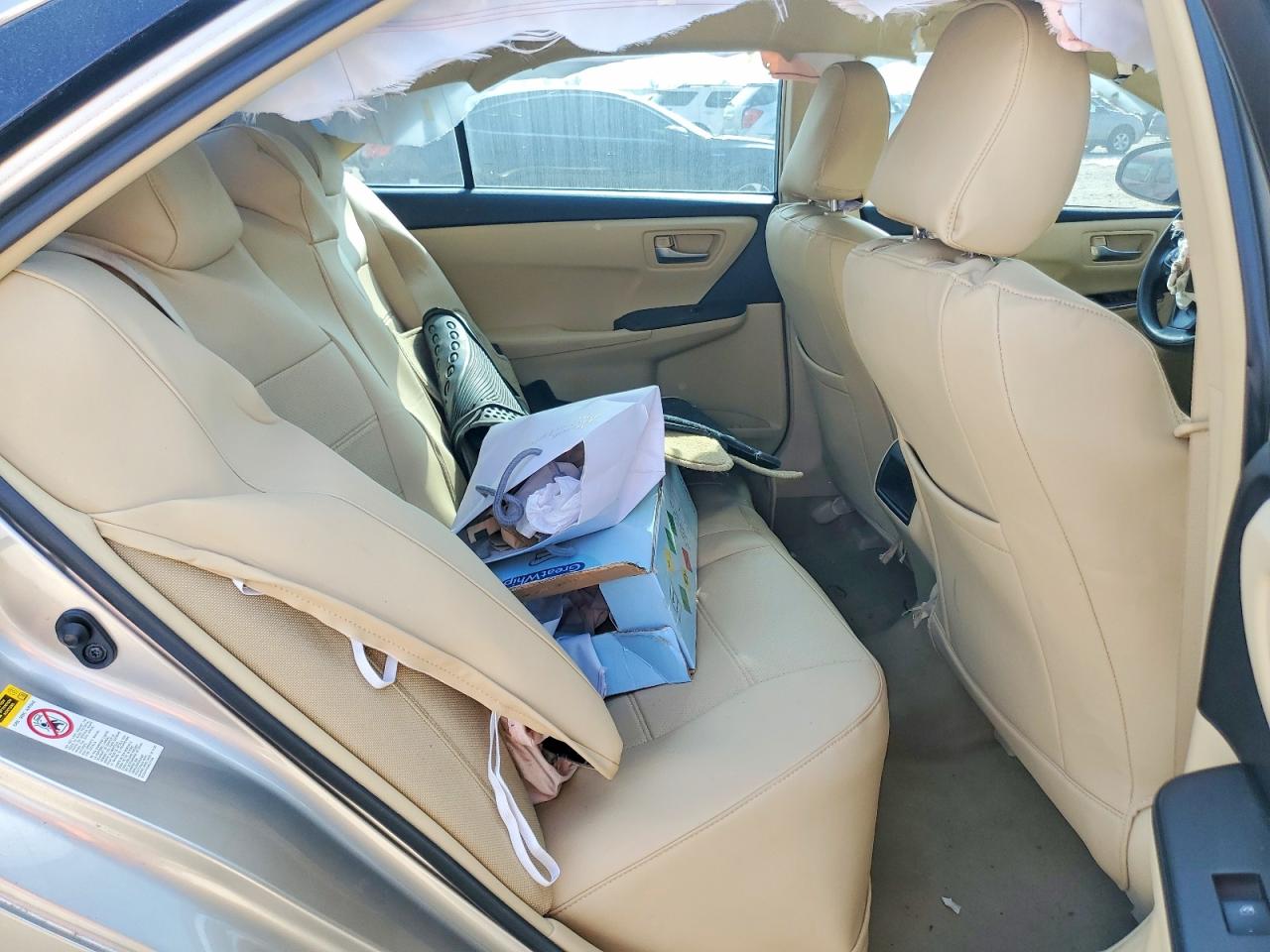 2017 TOYOTA CAMRY LE photo 10