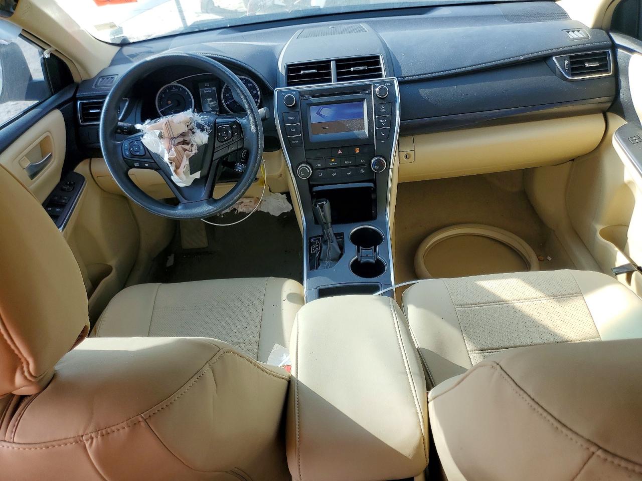 2017 TOYOTA CAMRY LE photo 8