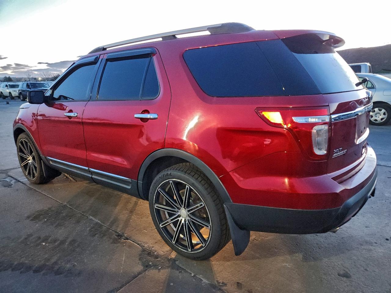 2013 FORD EXPLORER XLT photo 2