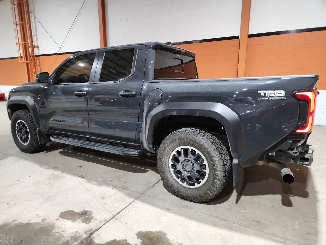 2024 TOYOTA TACOMA DOUBLE CAB photo 2