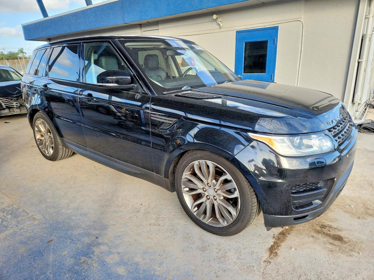 2016 LAND ROVER RANGE ROVER SPORT SE photo 4
