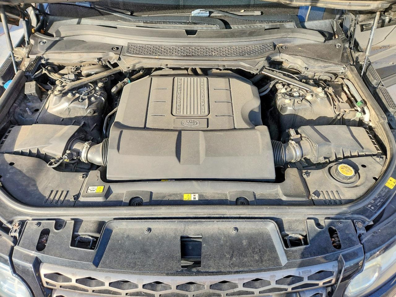 2016 LAND ROVER RANGE ROVER SPORT SE photo 12
