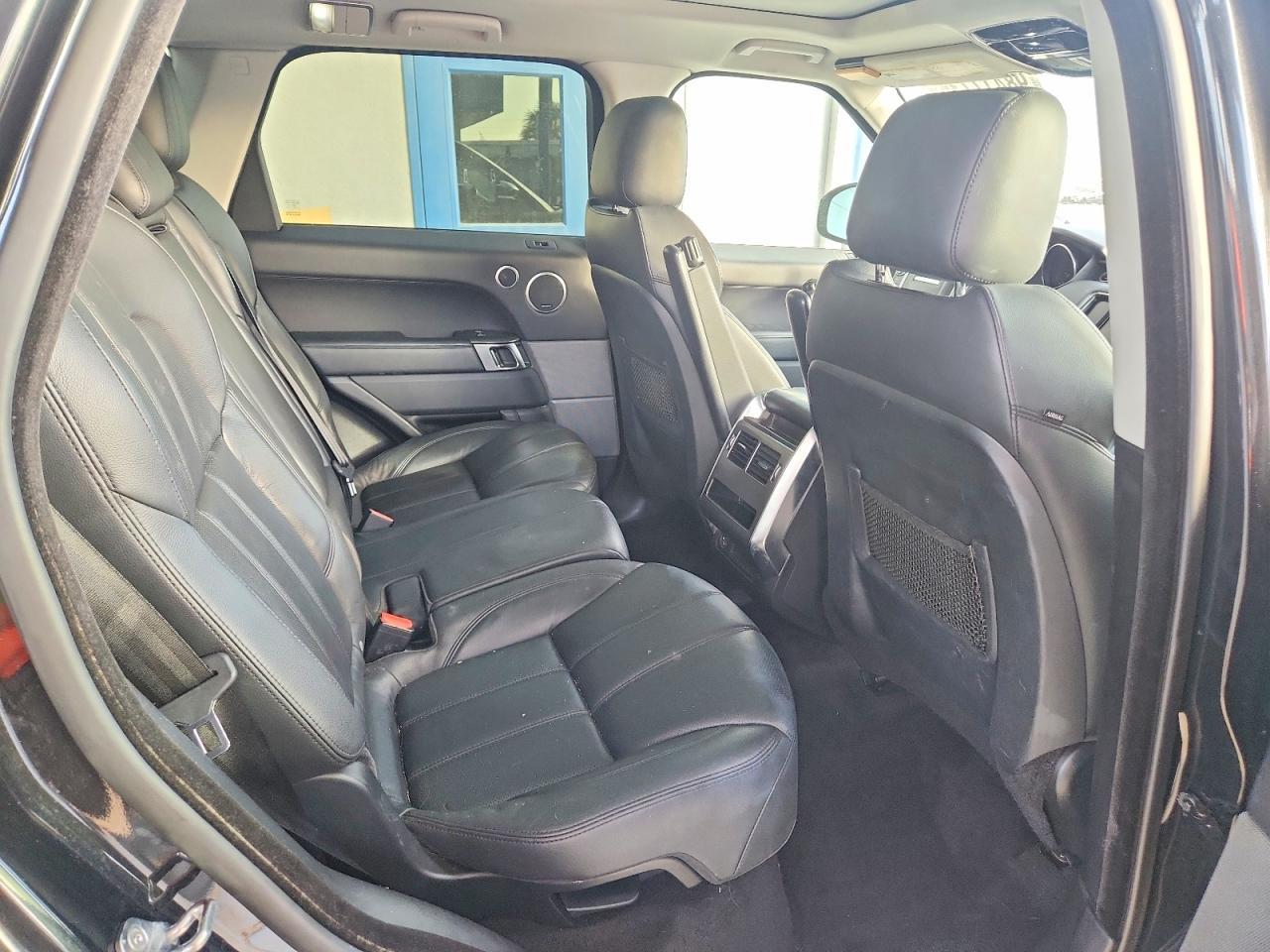 2016 LAND ROVER RANGE ROVER SPORT SE photo 11