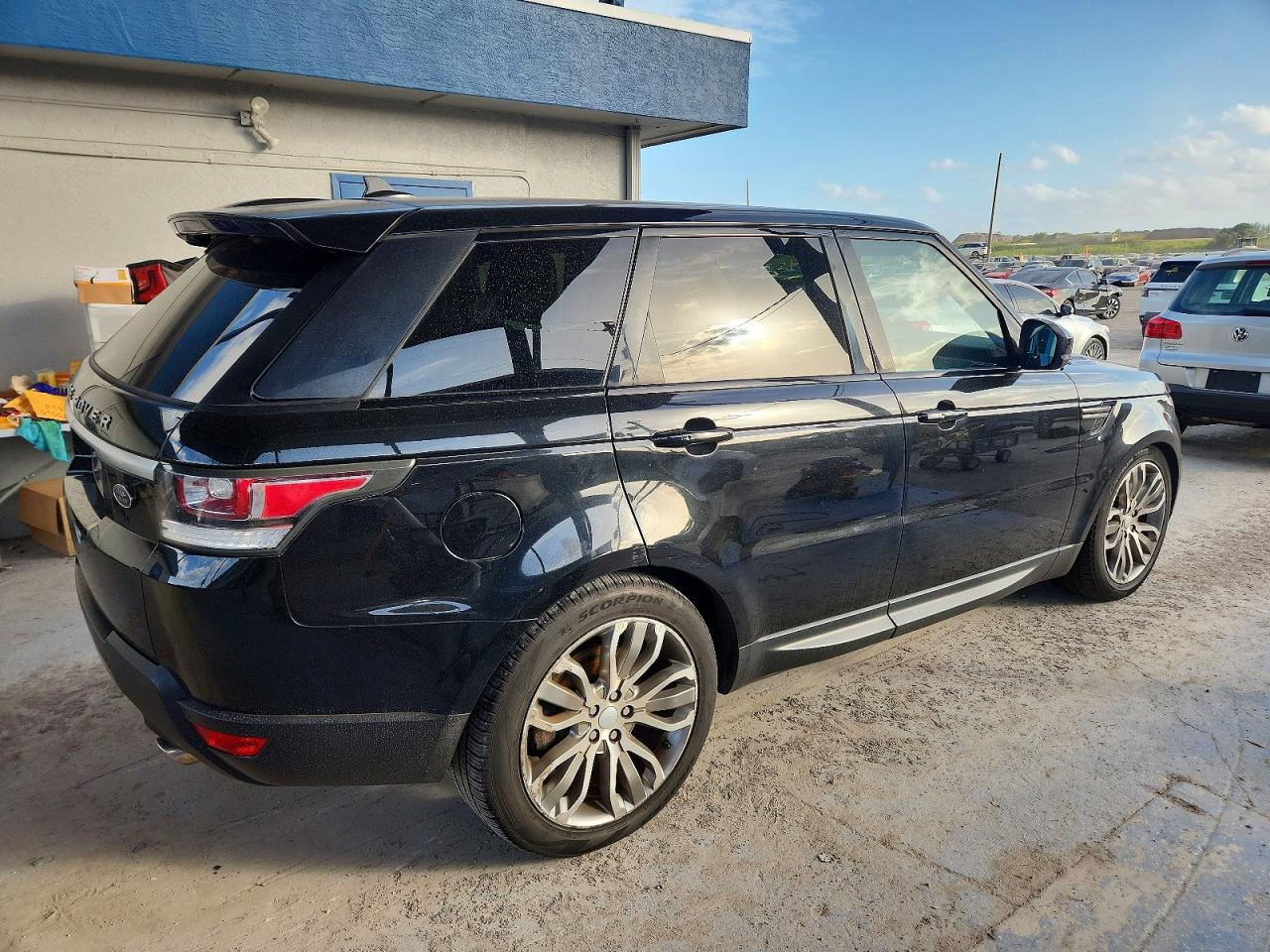 2016 LAND ROVER RANGE ROVER SPORT SE photo 3