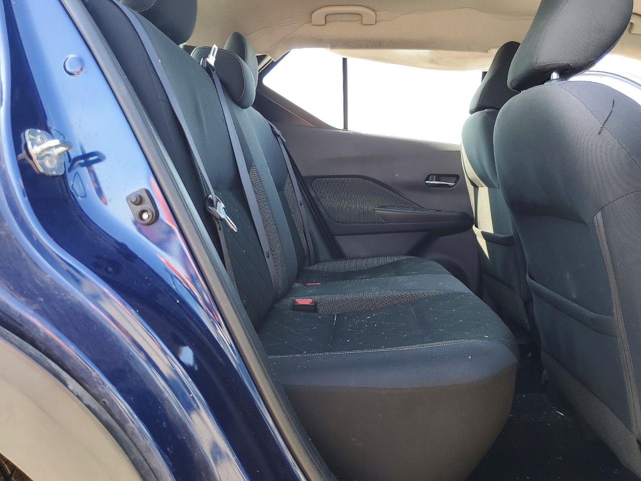 2019 NISSAN KICKS S photo 11