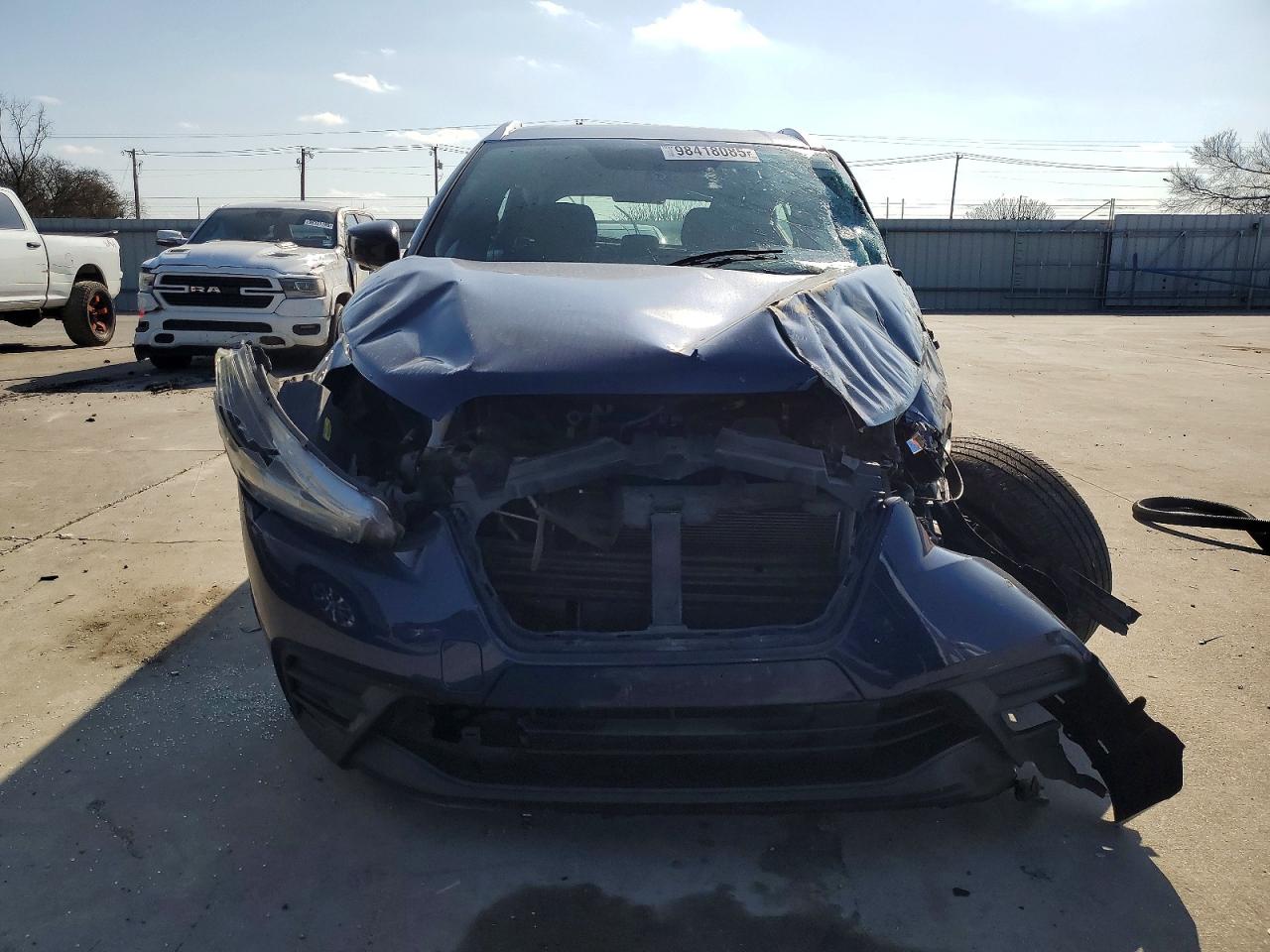 2019 NISSAN KICKS S photo 5